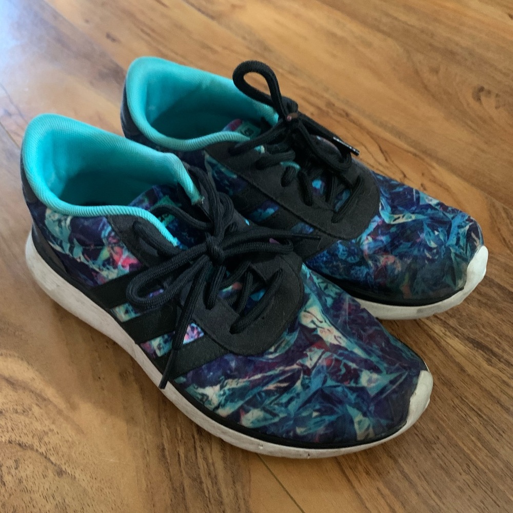 Size 6 Adidas